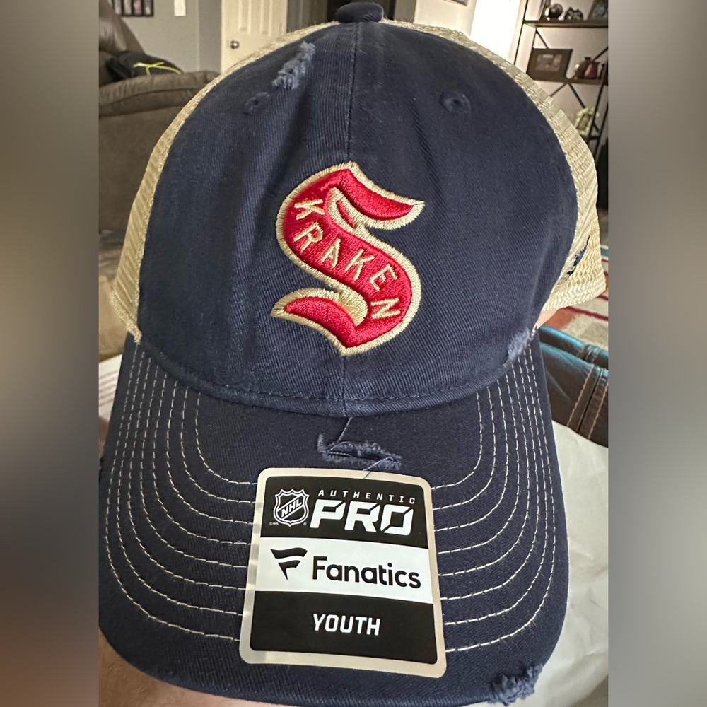 Seattle Kraken youth adjustable trucker hat- fanatics winter classic- nwt